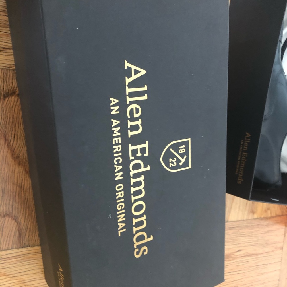 Allen Edmonds Fifth Ave - Picture 2 of 15